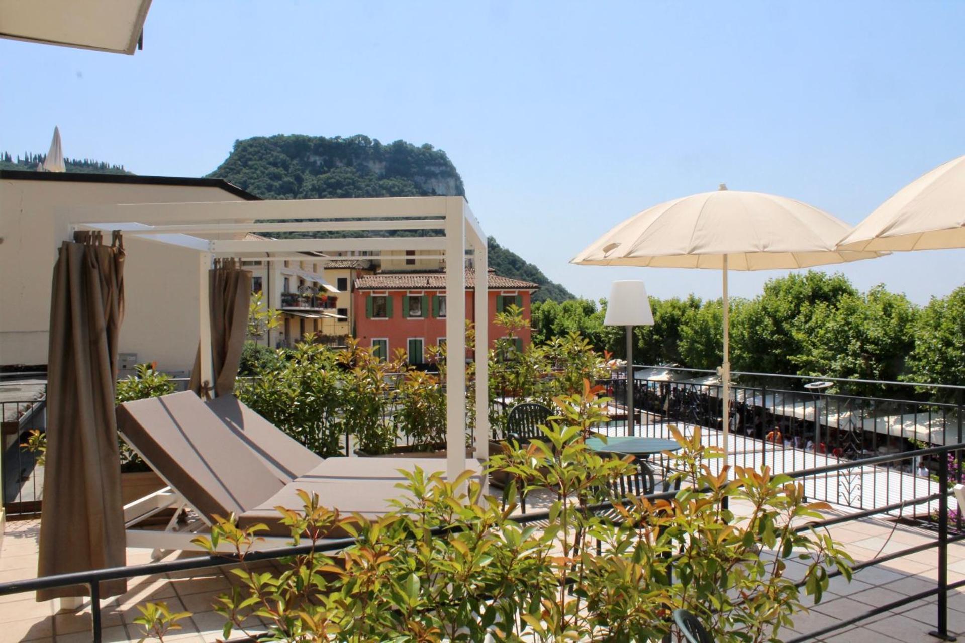 Hotel Tre Corone Garda  Ngoại thất bức ảnh