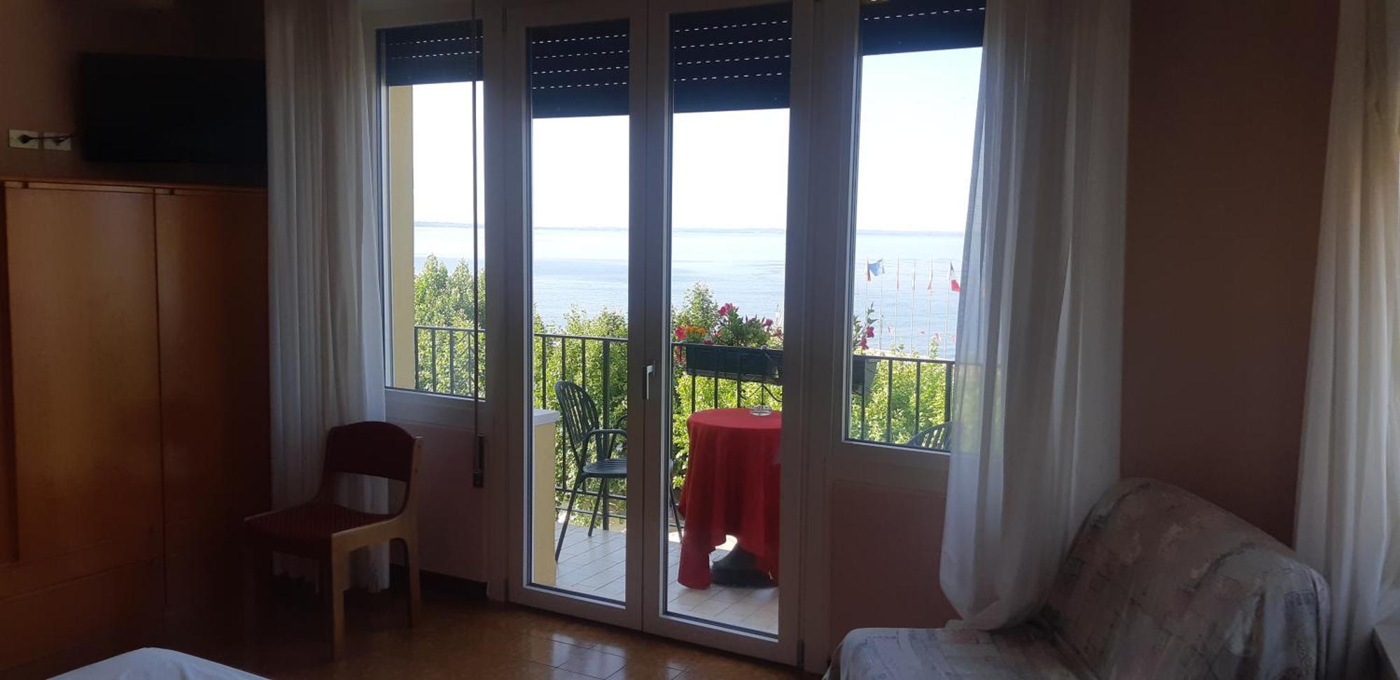 Hotel Tre Corone Garda  Ngoại thất bức ảnh